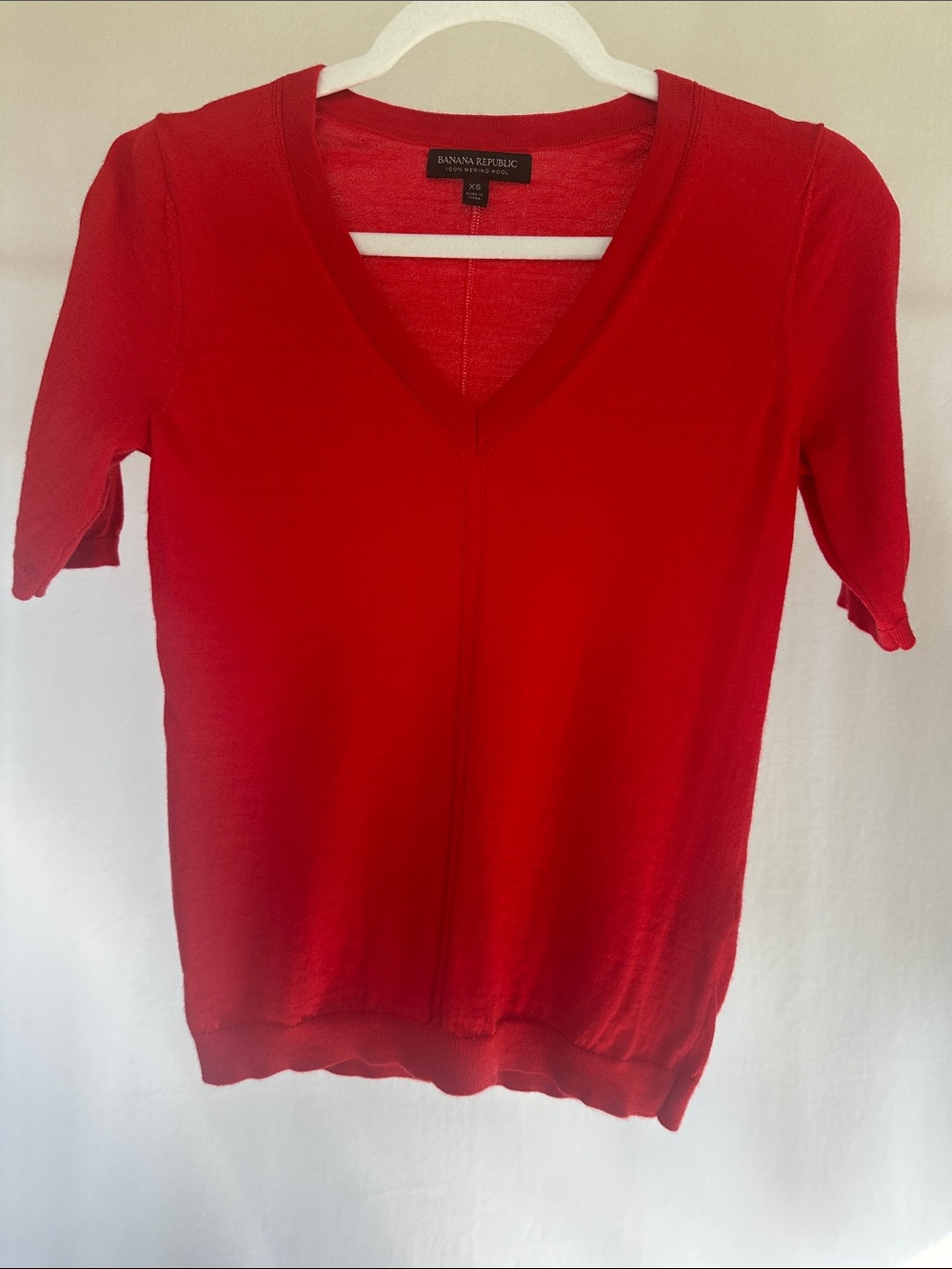 Banana Republic 100% Merino Wool Red V-Neck Short Sleeve Sweater XS